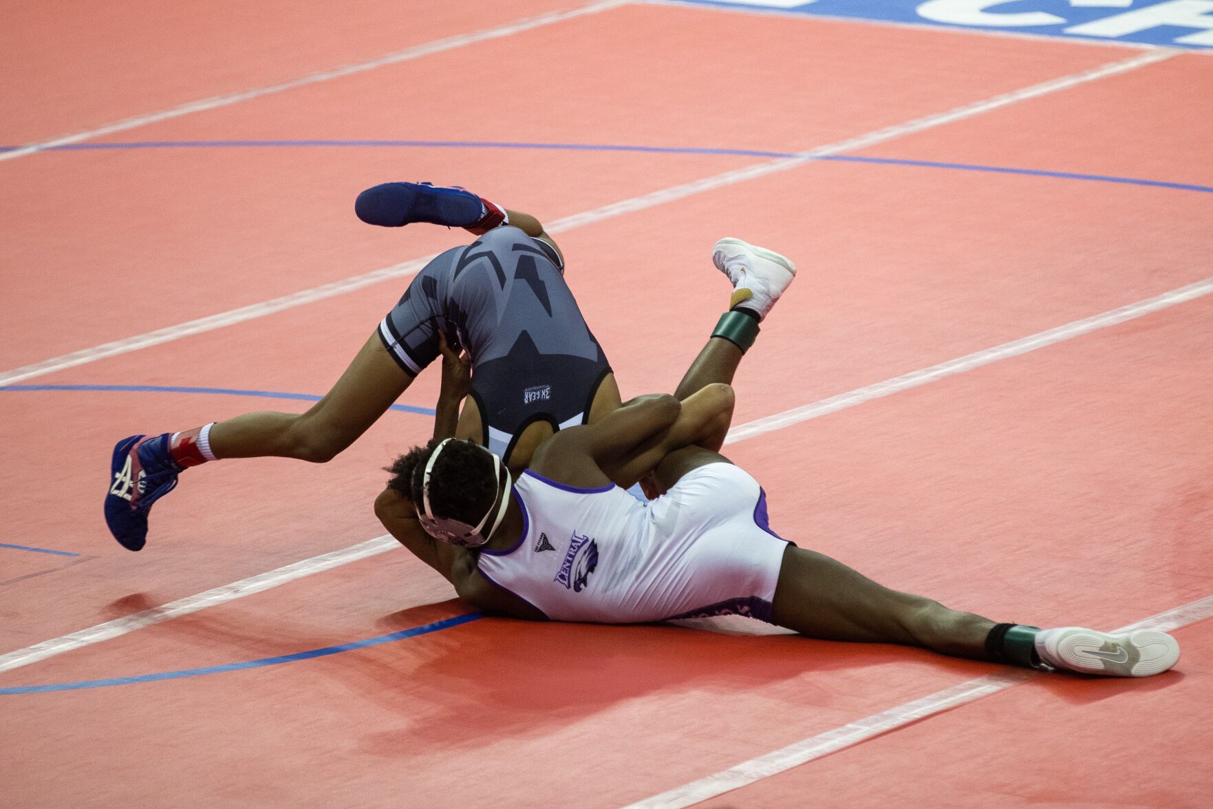 021821-owh-spo-statewrestling-ar02